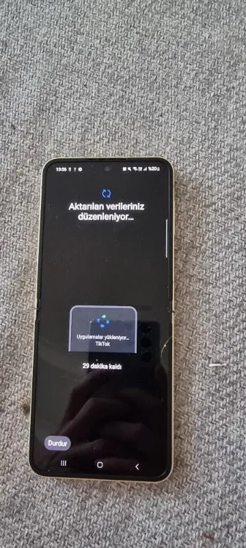 Samsung Galaxy Z Flip6