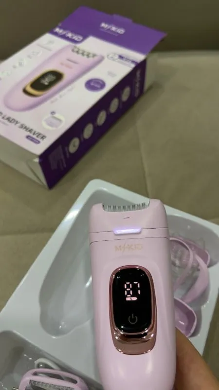 Mkio 7 Parça Şarjlı Işıklı Epilatör, LED Ekranlı Epilasyon Cihazı, 2 Kademe Hız Ayarı, 60 Dakika Kullanım, Yüz-KoltukAltı-BikiniBölgesi-Bacak Islak-Kuru Kullanım, Kadın Tıraş Cihazı
