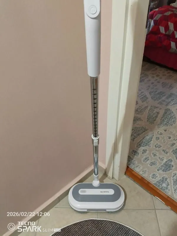 Kumtel Şarjlı Kablosuz Mop Paspas – Güçlü Döner Başlık ve Otomatik Su Püskürtme ile Pratik Ev Temizliği, 0.8L Toz Haznesi