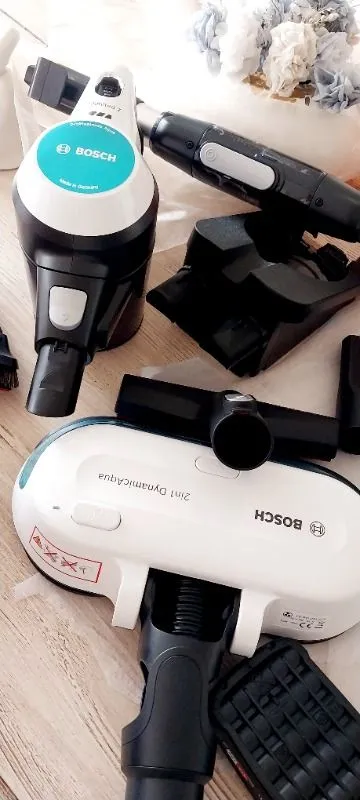 Bosch BCS71HYG1 Dik Şarjlı Elektrik Süpürgesi Unlimited 7 Prohygienic Aqua Beyaz