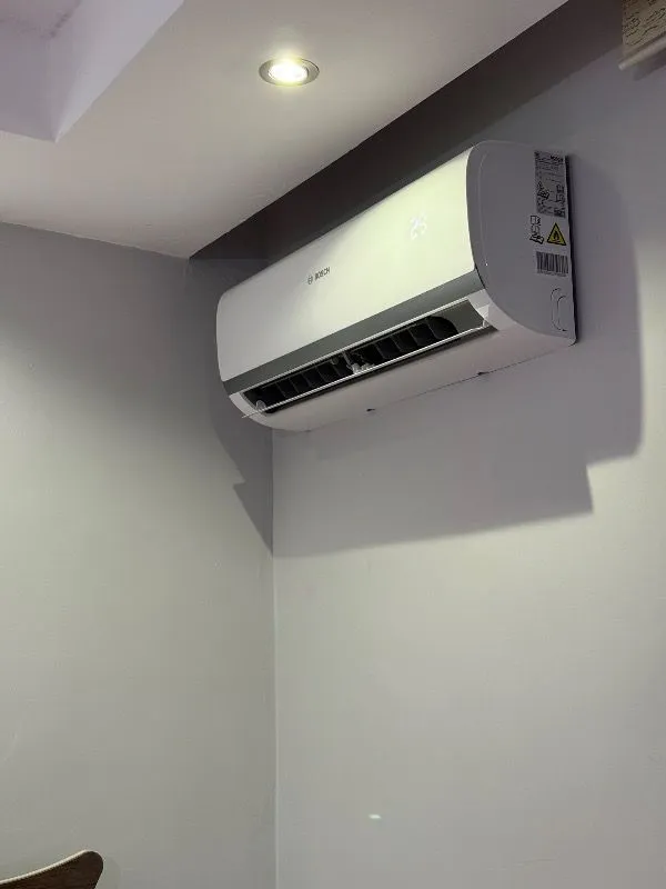 Bosch 9000 BTU Duvar Tipi Klima CL2000U W 26 E A++ Inverter Özelliği ile Sessiz Çalışma