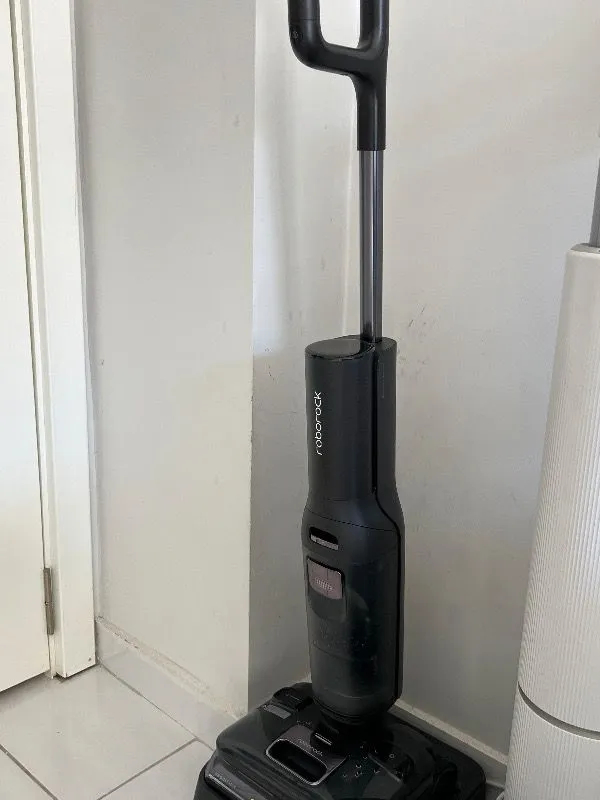Roborock F25 Ultra Dikey Süpürge 29.6 V Güç Değeri ile Islak Kuru Temizlik İçin Akıllı Çözüm