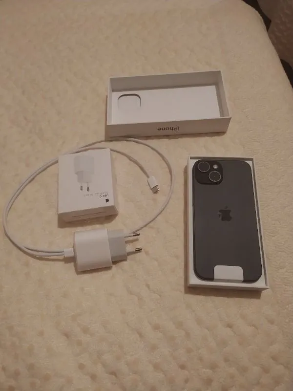 Apple iPhone 15