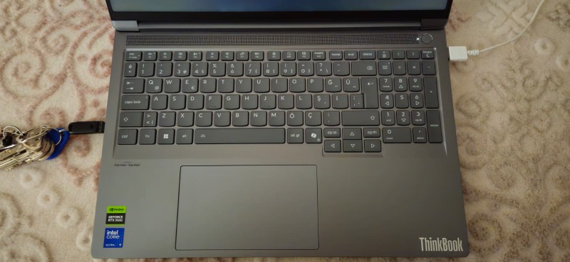 Lenovo ThinkBook 16p G6 IAX Intel Core Ultra 9-275HX 32GB DDR5 1TB SSD RTX 5060 8GB 115W 16 inç 3.2K 165Hz IPS FreeDos Gaming Laptop (21R0001JTX)