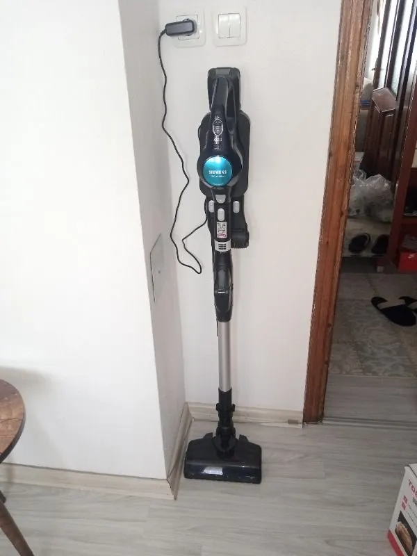 Siemens IQ500 VSM120B Dikey Süpürge 1 L Toz Haznesi ve Turbo Başlık ile Etkili Temizlik