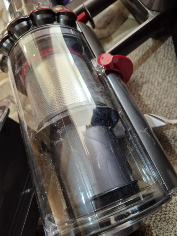 Dyson V10 Total Clean Kablosuz Süpürge Gri Renkli Güçlü Emiş Teknolojisi ile Toz Torbasız Temizlik