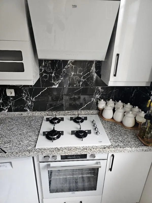 Beko Beyaz Cam Ankastre Set Fitfry Özelliği Az Yağla Pişirme Özelliği A Enerji Sınıfı Modern Mutfak Uyumlu