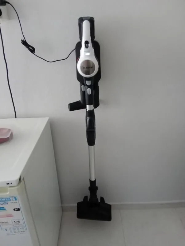 Bosch BCS711XXL Beyaz Şarjlı Dik Süpürge Unlimited 7 0,30 L Toz Haznesi ile Güçlü Temizlik