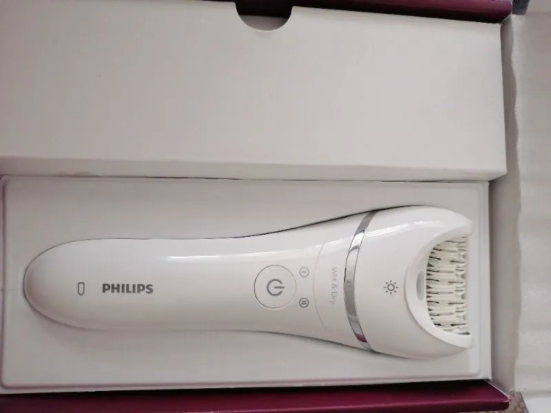 Philips BRE700/05 Kablosuz Epilatör Islak-Kuru Kullanım Özelliği ile Bacak Yüz Koltuk Altı Bikini Bölgesi İçin