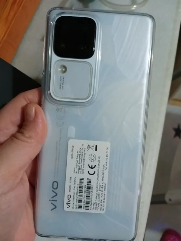 Vivo V30