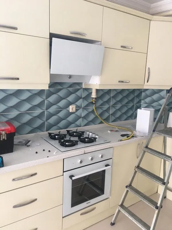 Kumtel Beyaz Cam Ankastre Set (DA6-830 Beyaz Davlumbaz + KO-40TAHDF Ankastre Beyaz Ocak + B66 – S2 (Mt) 3 Pro 3 Düğme(Plus) Cam Tel Raf Beyaz)