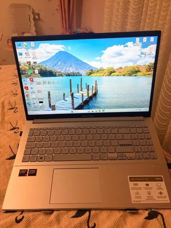 Asus Vivobook Go 15 E1504FA-BQ4442 AMD Ryzen 5 40 8GB 512GB SSD Freedos 15.6″ Taşınabilir Bilgisayar
