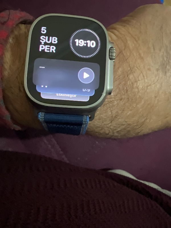 Apple Watch Ultra 3 Gps + Cellular, 49 mm Siyah Titanyum Kasa ve Siyah/kömür Trail loop – S/m