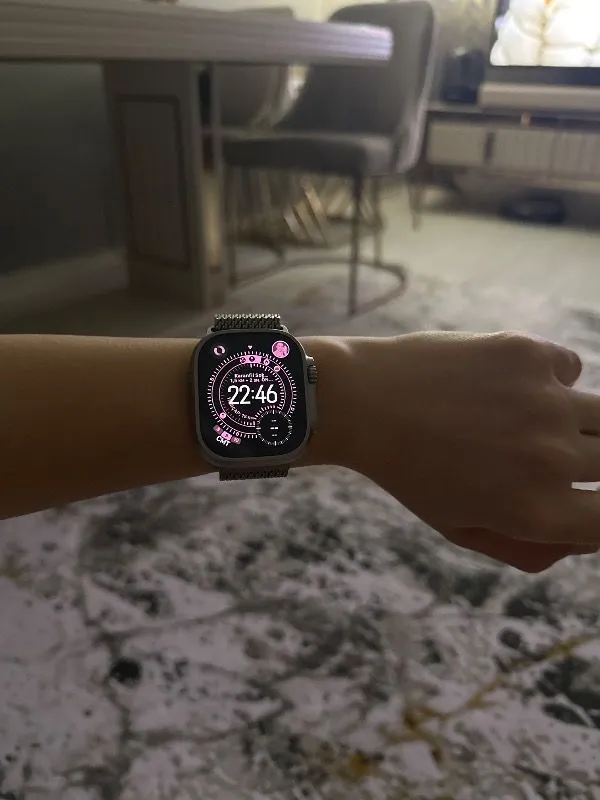 Apple Watch Ultra 3 Gps + Cellular, Kasa ve Natürel titanyum Milano loop – boy