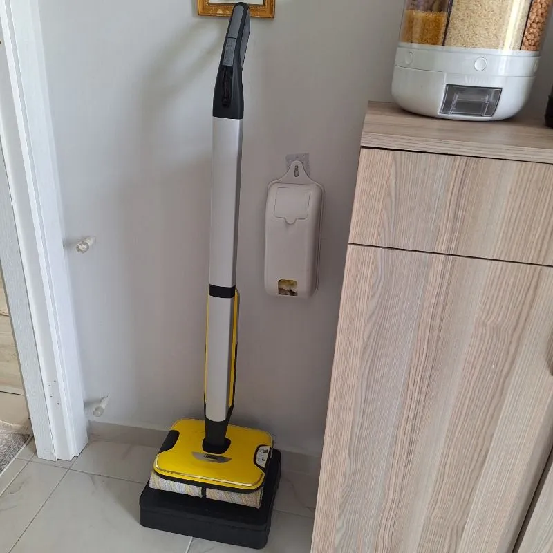 Karcher FC 7 Cordless 25V Şarjlı Islak/Kuru Süpürge – 4 Silindirli, Çift Su Tanklı, Kablosuz Temizlik Sistemi