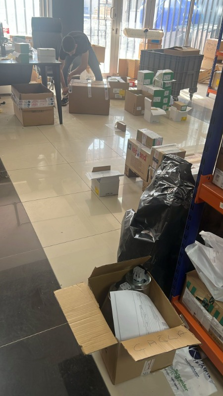 Fantom Pratic Aır Power P 1250 Kırmızı Dikey Süpürge Torbasız 1 L Toz Haznesi ile Güçlü Emiş