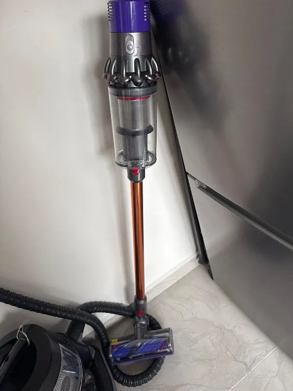 Dyson Cyclone V10 Submarine Islak ve Kuru Temizleme Dikey Süpürge