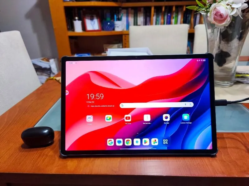 Lenovo Idea Tab Pro 8gb 256GB 12.7″ 3k 400NITS 144Hz Jbl Hoparlörlü Tablet + Kılıf + Kalem ZAE40185TR