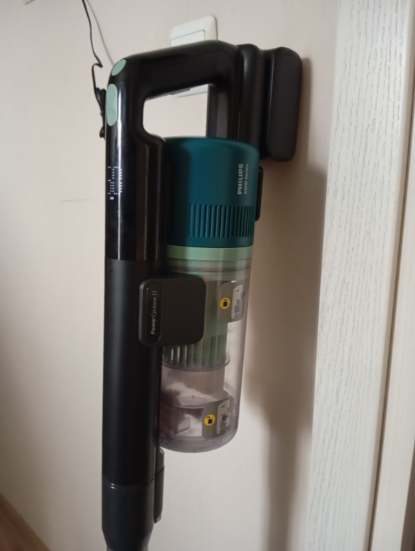 Philips 6000 Serisi Kablosuz Dikey Süpürge, PowerCyclone 11, Aqua Modül ile Kolay Mop, TriActive, XC6557/01