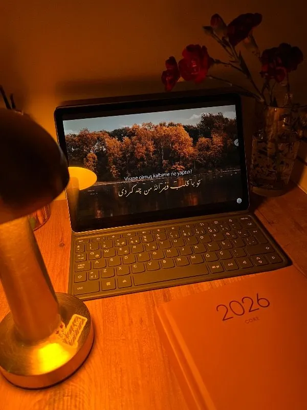 Lenovo Idea Tab 8GB 128GB Depolama 11″ 2.5K (2560×1600) IPS Panel 500nits 90Hz IP52 Android Tablet + Klavye + Kalem ZAFR0284TR
