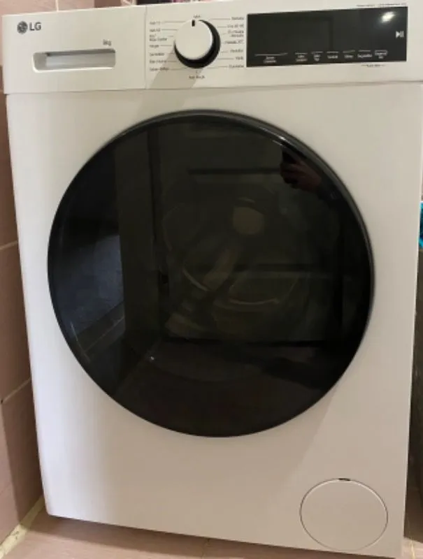LG F4T2VYMEW 9 kg 1400 Devir Çamaşır Makinesi