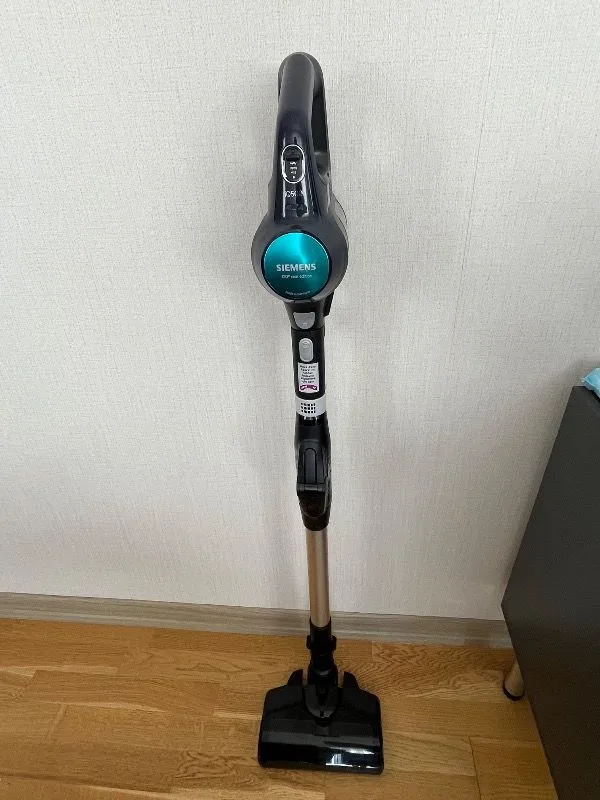 Siemens VSM120XXL Dikey Şarjlı Süpürge 18 V Güç Değeri ve Turbo Başlık ile Etkili Temizlik