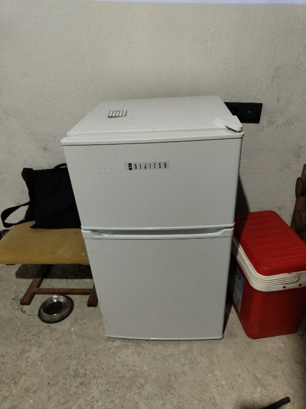 Dijitsu Büro Tipi Buzdolabı 87 lt E Enerji Sınıfı Statik Dondurucu Özelliği ile Beyaz