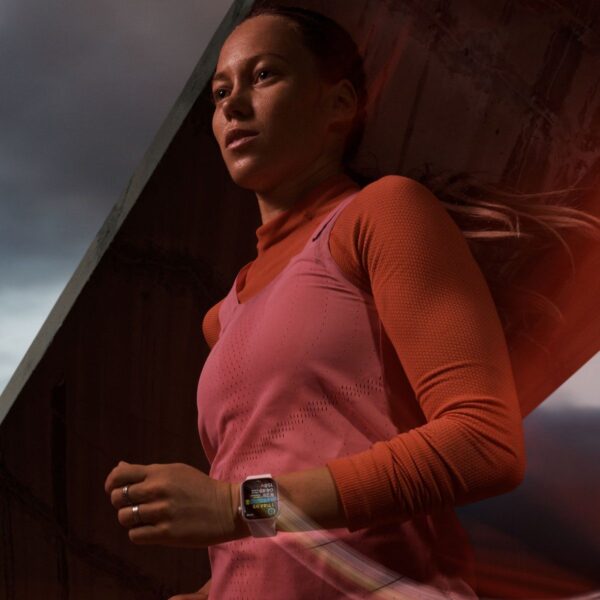 Apple Watch Seri 9 Gps 41MM Yıldız Işığı Alüminyum Kasa Spor Loop MR8V3TU/A