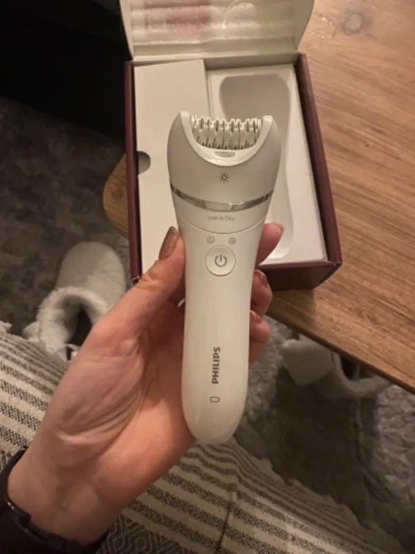 Philips BRE700/05 Kablosuz Epilatör Islak-Kuru Kullanım Özelliği ile Bacak Yüz Koltuk Altı Bikini Bölgesi İçin