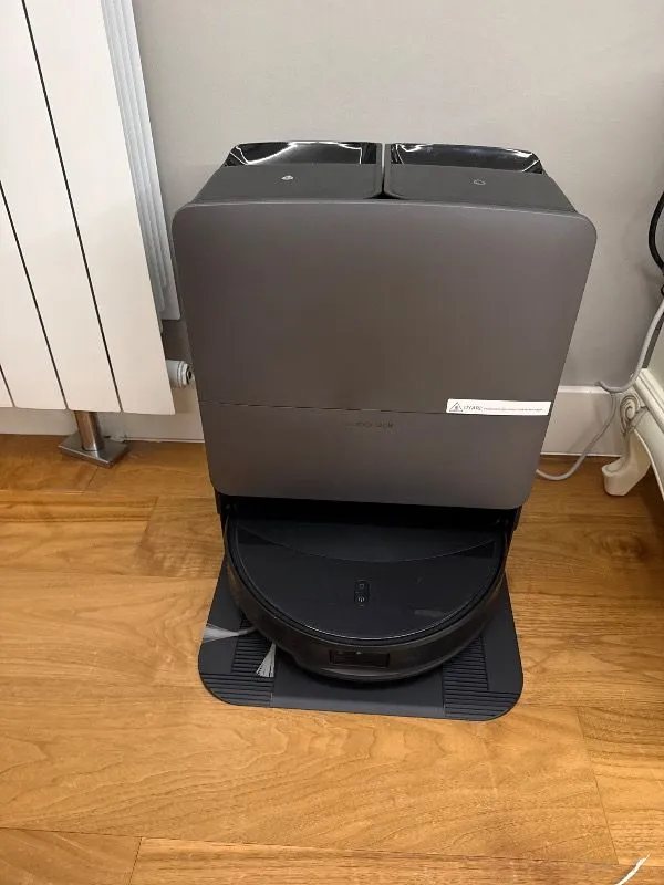 Roborock Saros 20 Akıllı Robot Süpürge 36.000 Pa – Siyah