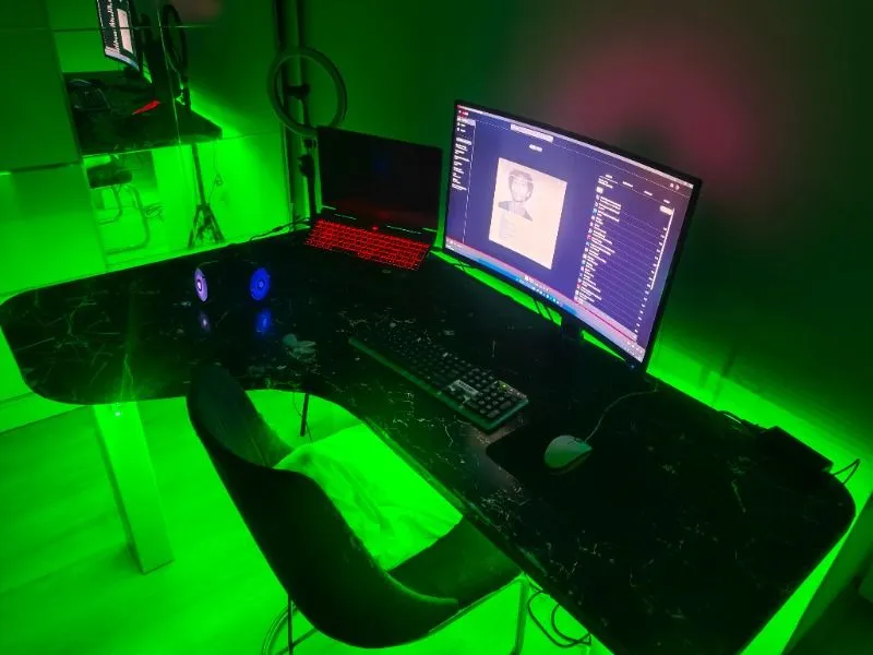 Casper Excalibur G870 i7-13620H 32GB 1TB 8GB RTX5060 165Hz 15.6″ Freedos G870.1362-DF60X-C